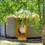 Jurta Nad Zegrzem Z Prywatnym Jacuzzi Prázdninový dům *