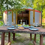 Jurta Nad Zegrzem Z Prywatnym Jacuzzi Arciechow