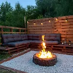 Jurta Nad Zegrzem Z Prywatnym Jacuzzi Arciechow