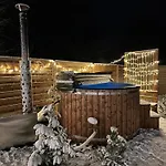 Jurta Nad Zegrzem Z Prywatnym Jacuzzi
