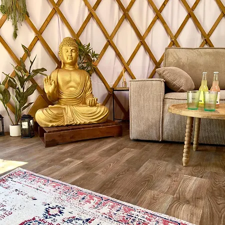 Jurta Nad Zegrzem Z Prywatnym Jacuzzi Casa vacanze