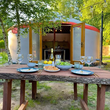 Jurta Nad Zegrzem Z Prywatnym Jacuzzi Arciechow