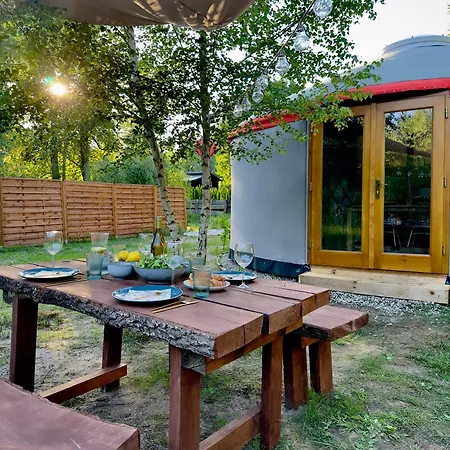Jurta Nad Zegrzem Z Prywatnym Jacuzzi Prázdninový dům