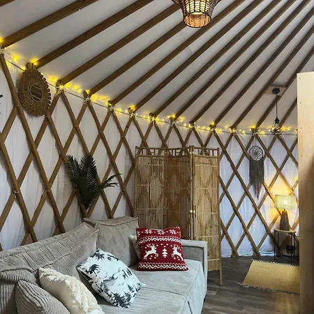 Casa vacanze Jurta Nad Zegrzem Z Prywatnym Jacuzzi *