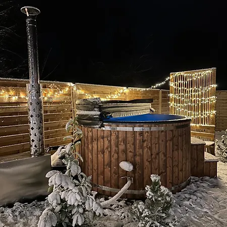 Jurta Nad Zegrzem Z Prywatnym Jacuzzi